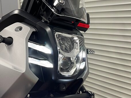 2026 QJMotor SVT 650 X, красный, 729000 рублей, вид 5