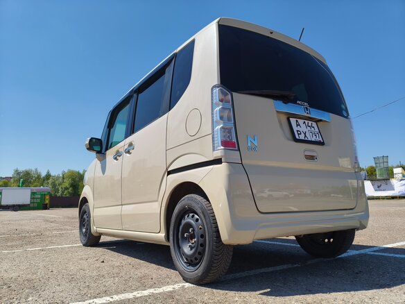 2017 Honda N-BOX I Рестайлинг, жёлтый, 700000 рублей - вид 5