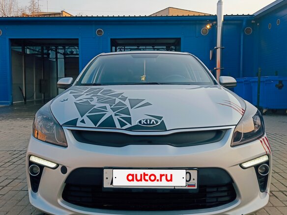 2017 Kia Rio IV, серебристый, 1100000 рублей