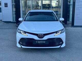 2020 Toyota Camry VIII (XV70), белый, 2480000 рублей, вид 2