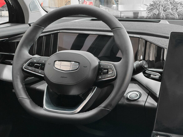 2025 Geely Atlas II, зелёный, 3909990 рублей - вид 12