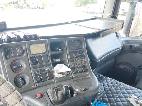 2005 Scania P-series, красный, 1350000 рублей, вид 2