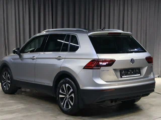 2020 Volkswagen Tiguan II, серый, 1999000 рублей, вид 4