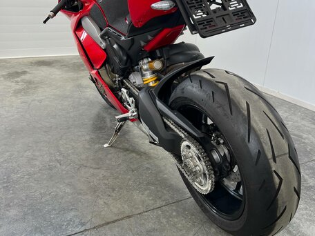 2018 Ducati Panigale V4, красный, 1339000 рублей, вид 4