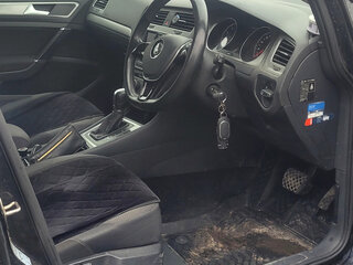 2014 Volkswagen Golf VII, чёрный, 895000 рублей, вид 5
