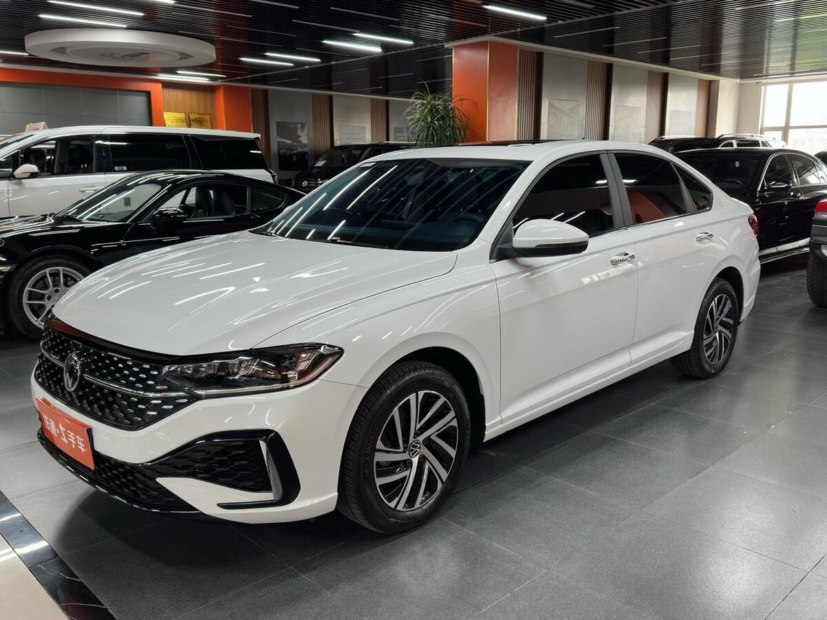 Открыть фотографии: Volkswagen Lavida III Рестайлинг