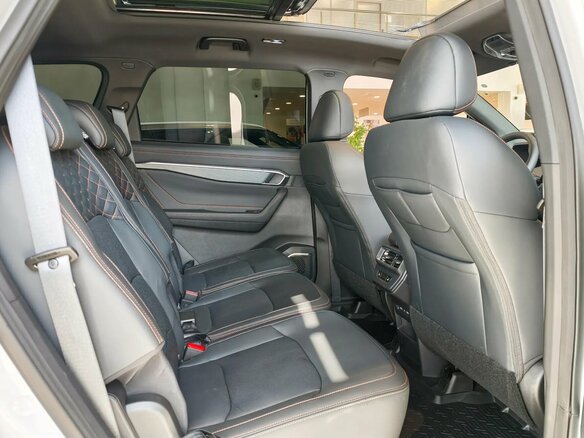 2026 Geely Okavango I Рестайлинг, белый, 4085990 рублей - вид 7
