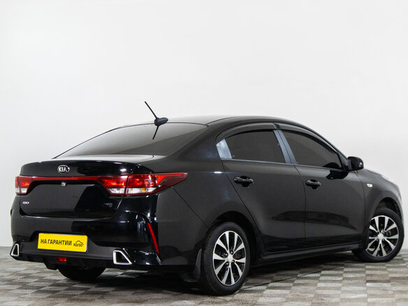2020 Kia Rio IV Рестайлинг, чёрный - вид 3
