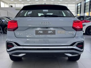 2025 Audi Q2 L 35 TFSI I Рестайлинг, серый, 3369000 рублей, вид 5