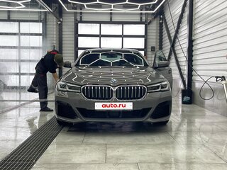 2021 BMW 5 серии 530d xDrive VII (G30/G31/G38) Рестайлинг, серый, 6950000 рублей, вид 4