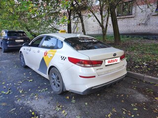 2019 Kia Optima IV Рестайлинг, белый, 1200000 рублей, вид 2