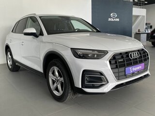 2021 Audi Q5 45 TFSI II (FY) Рестайлинг, белый, 4400000 рублей, вид 3