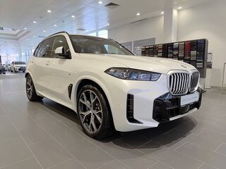 2025 BMW X5 40i IV (G05/G18) Рестайлинг, белый, 15900000 рублей, вид 3