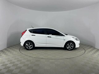 2013 Hyundai Solaris I, белый, 578000 рублей, вид 4
