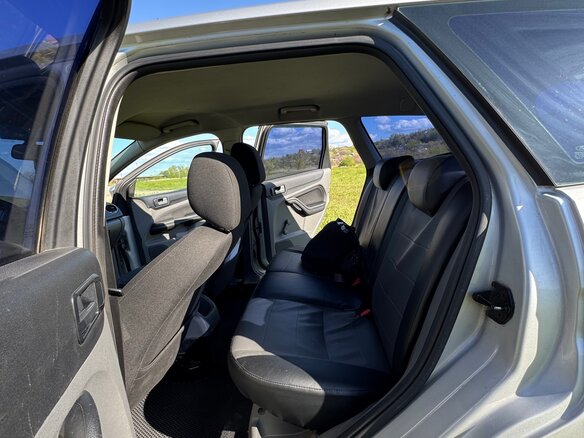 2011 Ford Focus II Рестайлинг, серебристый, 600000 рублей - вид 32