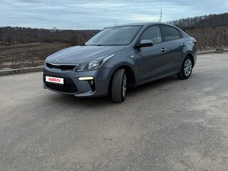 2019 Kia Rio IV, серый, 1550000 рублей, вид 2