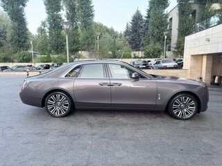 2023 Rolls-Royce Ghost II (Series I), серый, 37000000 рублей, вид 4