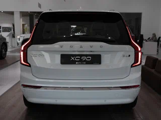 2025 Volvo XC90 B6 II Рестайлинг 2, белый, 11498850 рублей, вид 4
