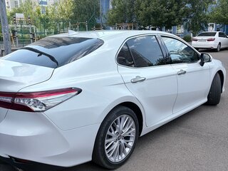 2020 Toyota Camry VIII (XV70), белый, 2650000 рублей, вид 2