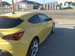 2011 Opel Astra GTC J Рестайлинг, жёлтый, 870000 рублей, вид 3