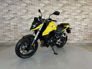 2023 Honda CB 750, жёлтый, 995000 рублей, вид 2