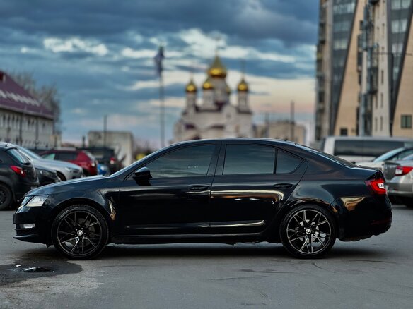 2018 Skoda Octavia III (A7) Рестайлинг, чёрный, 1200000 рублей - вид 12