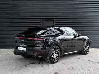 2025 Porsche Cayenne GTS Coupé III Рестайлинг, чёрный, 27600000 рублей, вид 5