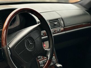 1995 Mercedes-Benz S-Класс 600 III (W140) Рестайлинг, серебристый, 1950000 рублей, вид 3