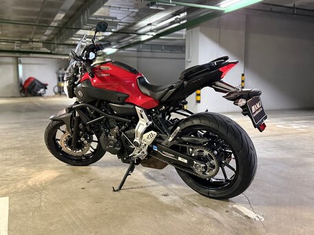 2016 Yamaha MT-07 (FZ-07), красный, 590000 рублей, вид 3