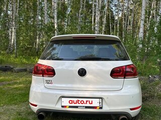 2010 Volkswagen Golf GTI VI, белый, 1349999 рублей, вид 4