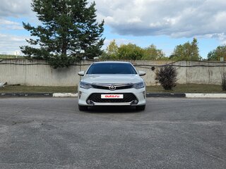 2017 Toyota Camry VII (XV50) Рестайлинг 2, белый, 2450000 рублей, вид 2