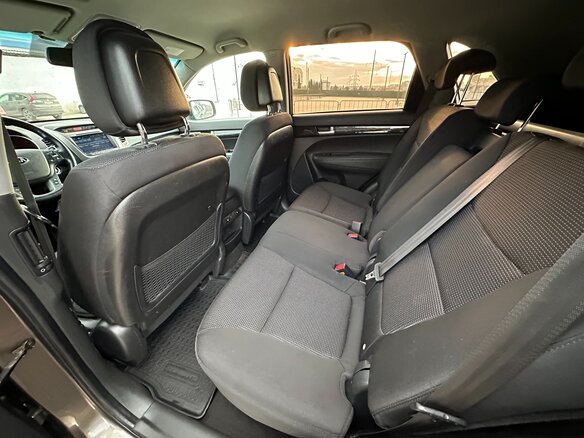 2018 Kia Sorento II Рестайлинг, бежевый, 2097000 рублей - вид 16