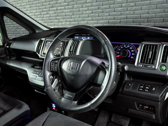 2010 Honda Stepwgn Spada IV, серый - вид 13