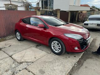 2013 Renault Megane III Рестайлинг, красный, 850000 рублей, вид 3