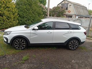2024 Lada (ВАЗ) Vesta SW I Рестайлинг (NG), белый, 1350000 рублей, вид 3