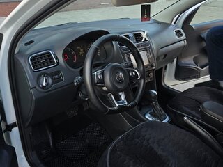 2019 Volkswagen Polo V Рестайлинг, белый, 1020000 рублей, вид 5