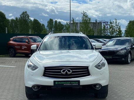 Infiniti QX70