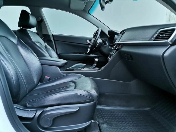 2019 Kia Optima IV Рестайлинг, белый, 1799000 рублей - вид 9