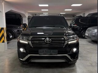 2017 Toyota Land Cruiser 200 Series Рестайлинг 2, чёрный, 6250000 рублей, вид 1