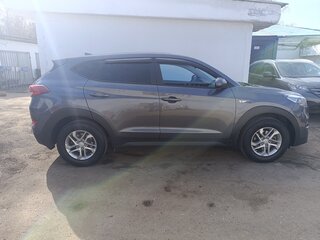 2017 Hyundai Tucson III, серый, 1800000 рублей, вид 3