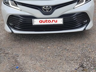 2019 Toyota Camry VIII (XV70), белый, 2350000 рублей, вид 3