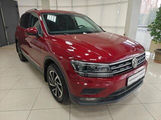 2018 Volkswagen Tiguan II, красный, 1835000 рублей, вид 3