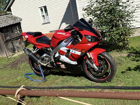 2001 Yamaha YZF-R1, красный, 380000 рублей, вид 3
