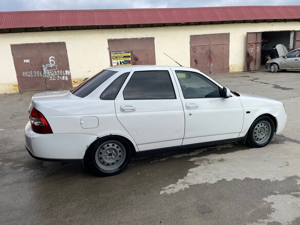 2013 Lada (ВАЗ) Priora I Рестайлинг, белый, 380000 рублей - вид 5
