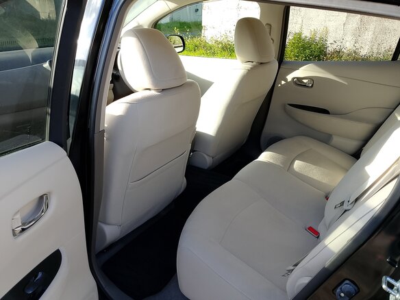 2015 Nissan Leaf 30kWh I (ZE0/AZE0), чёрный, 1100000 рублей - вид 7