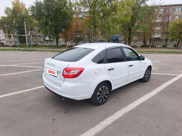 2014 Lada (ВАЗ) Granta I, белый, 340000 рублей - вид 4