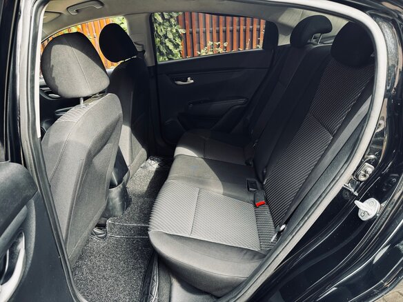 2018 Kia Rio IV, чёрный, 1150000 рублей - вид 7