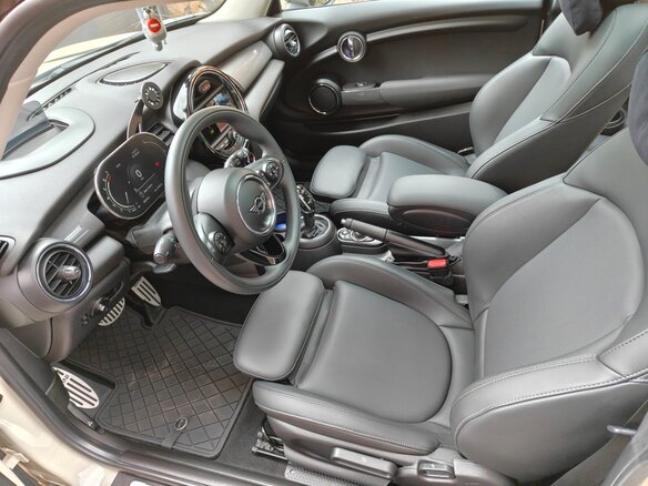 2020 Mini Hatch Cooper III (F55/F56) Рестайлинг, бежевый, 2350000 рублей - вид 10