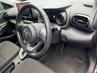 2020 Toyota Yaris Cross I, красный, 1400000 рублей, вид 5