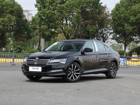 2026 Skoda Superb III Рестайлинг, чёрный, 2670000 рублей, вид 1